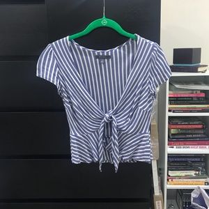 Front-tie flowy crop top